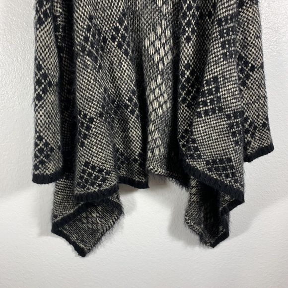 BCBGMAXAZARIA Soft Fuzzy Waterfall Ooen Sweater Pocket Cardigan Sz Small Women - Picture 8 of 12